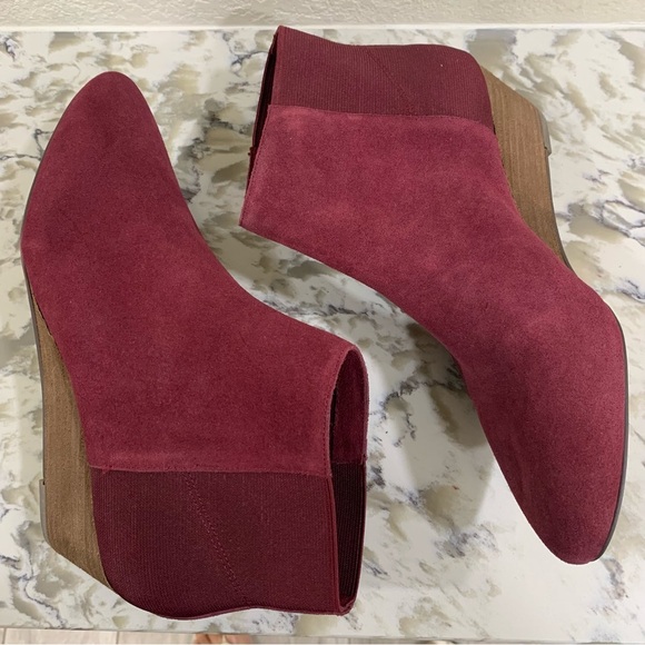 Sole Society Shoes - NEW Sole Society Women Suede burgundy maroonn Ankle Bootie Sz. 8.5